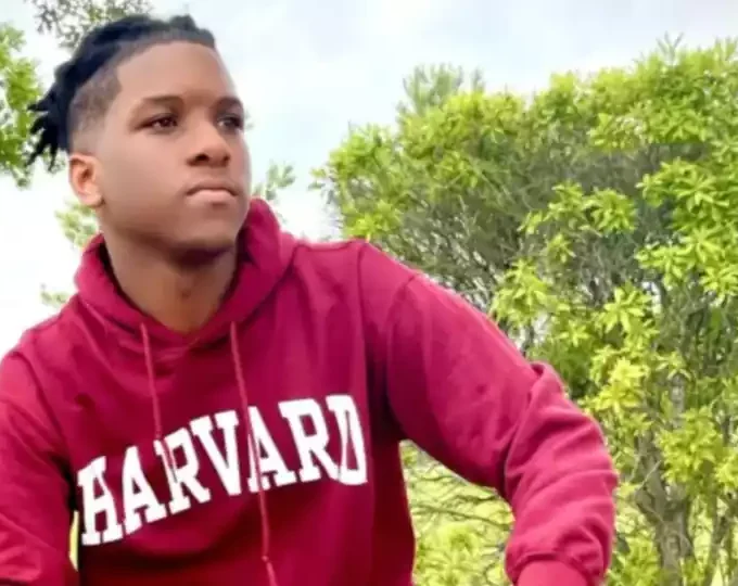 THIS SCHOOL’S FIRST BLACK MALE VALEDICTORIAN IS HEADED TO HARVARD